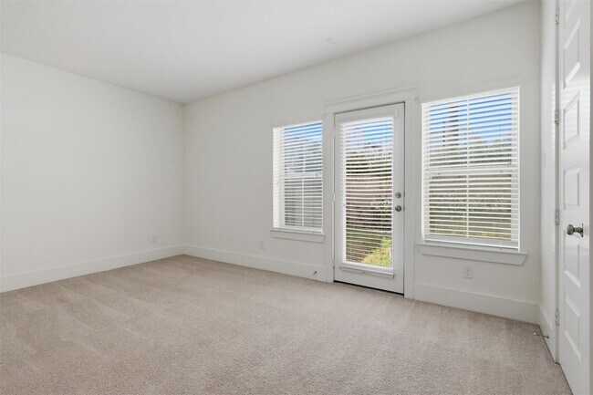 Foto del edificio - 821 Algona Ave