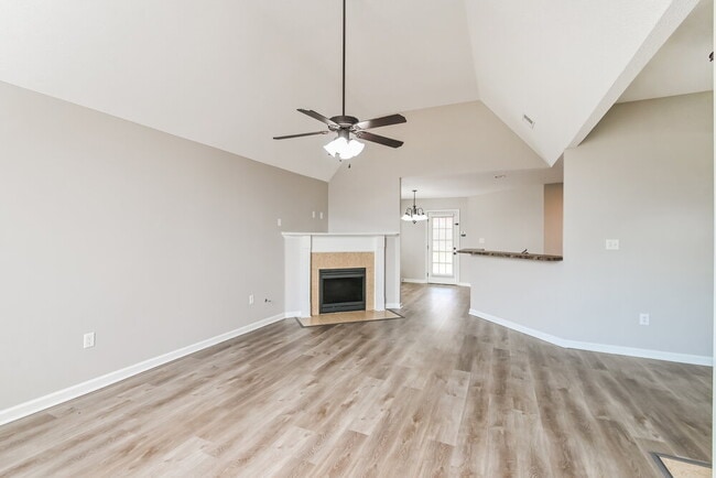 Building Photo - 4331 Genevieve Dr