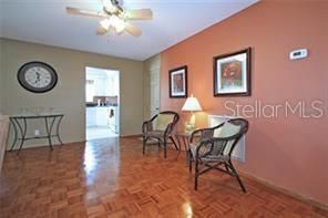 Foto del edificio - 221 Cedarwood Cir