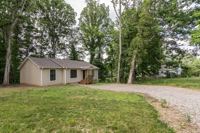 Foto del edificio - 15 Sand Hill School Rd