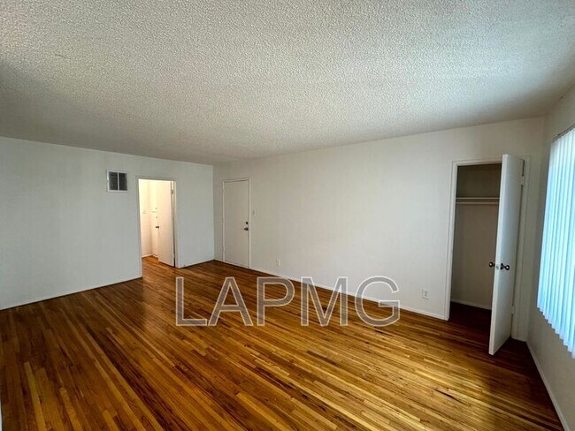 Building Photo - 12325 Riverside Drive