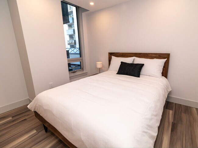 Photo du bâtiment - 5515 Clyde St.