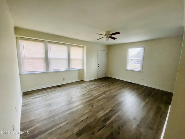 Foto del edificio - 318 Starling St