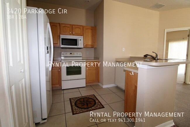 Building Photo - 3420 Parkridge Cir