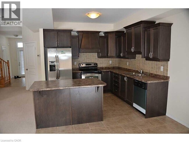 Building Photo - 327 Stonehenge Dr