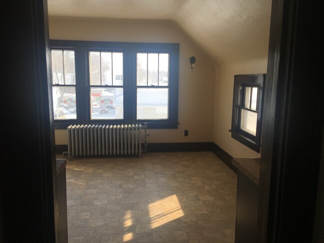 Kitchen - 502 3rd Ave NW