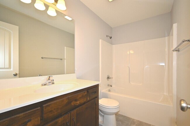 Foto del edificio - 3 Bedroom, 2.5 Bath Duplex