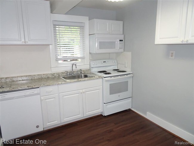 Building Photo - 133 Terry Ave