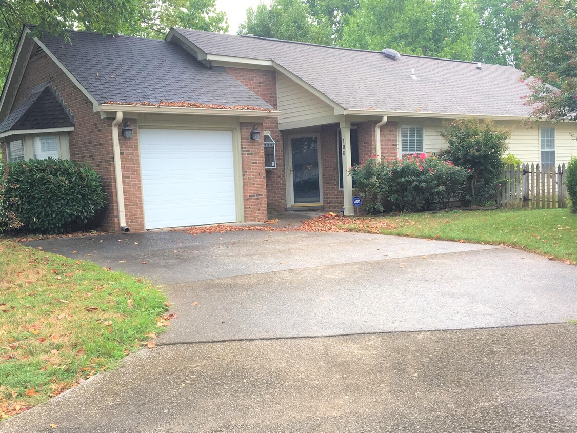 Primary Photo - 100 Meridian Ct