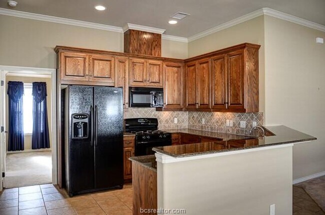 Foto del edificio - Available August 2026! Beautiful 5 Bed/4 Bath House in South College Station!