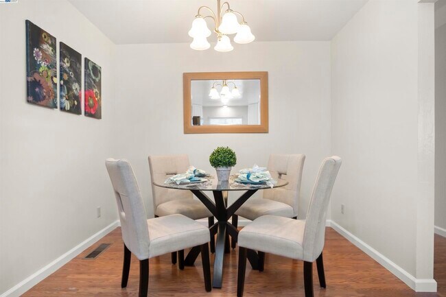 Foto del edificio - 38491 Paseo Padre Pkwy