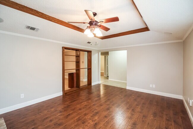 Foto del edificio - 7212 Elderberry Ln