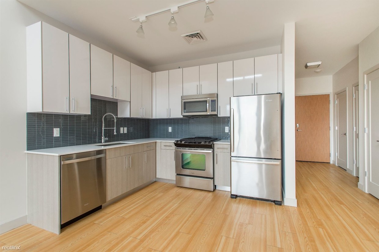 Foto principal - 320 D St