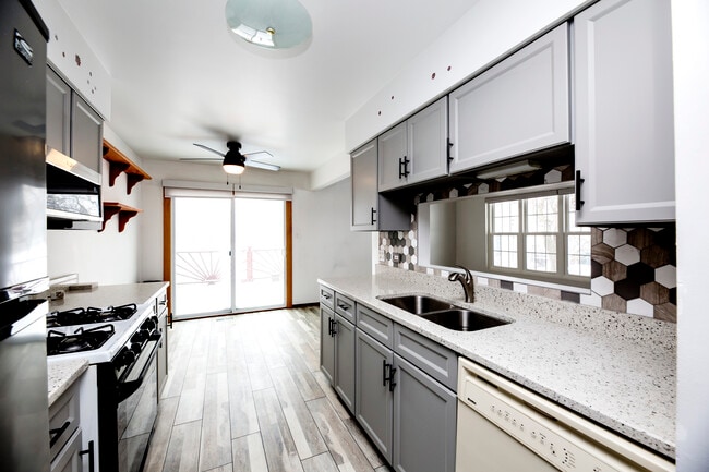 Eat in Kitchen - 19731 S Edinburgh Ln