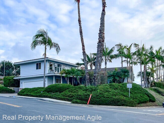 Building Photo - 4 br, 3.5 bath House - 416 S La Esperanza