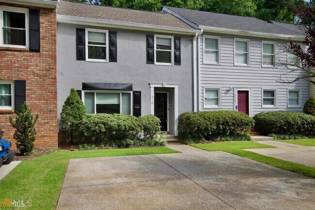 Foto del edificio - 210 Flat Creek Ct