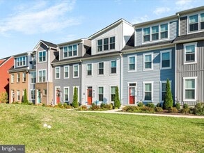 Building Photo - 404 Waverley Dr