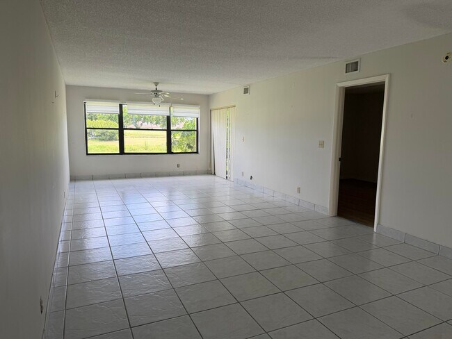 Building Photo - 4692 Lucerne Lakes Blvd E
