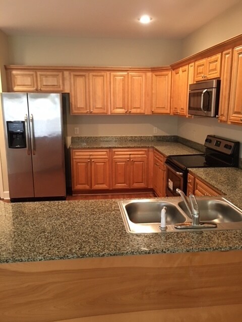 Foto del edificio - Beautiful Townhome in Arbor Lakes!