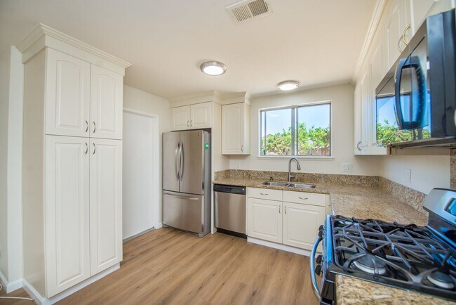Building Photo - 968 Paularino Costa Mesa