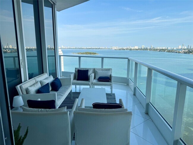 Foto del edificio - 2020 N Bayshore Dr
