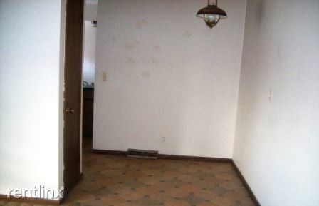 Building Photo - 2 br, 1 bath  - 1432 W State St