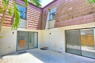 Building Photo - 7531 Courtyard Run E