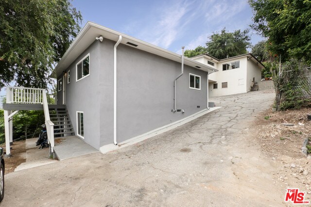 Primary Photo - 2042 N Alvarado St