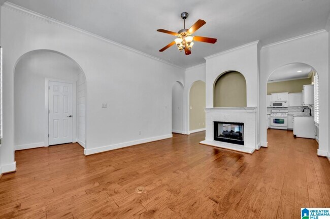 Building Photo - 6285 S Clubview Cir