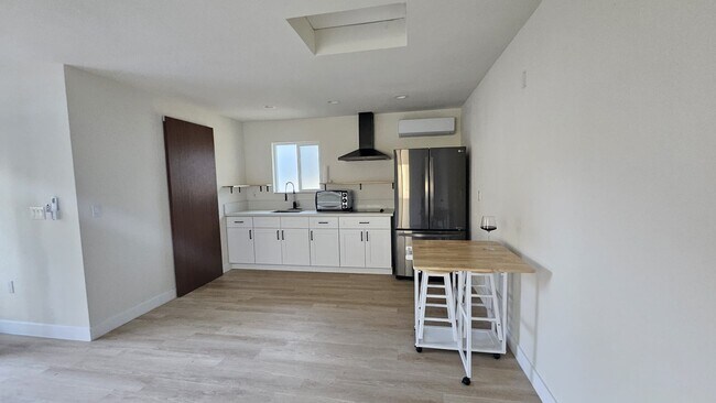 Fotografía del edificio - 3046 Miguel St