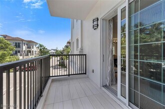 Building Photo - 490 5th St S