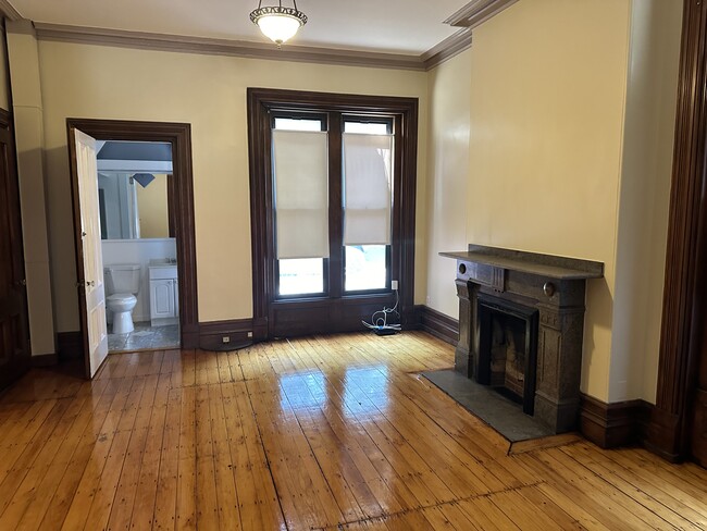 Large living room - 33 Moreland St