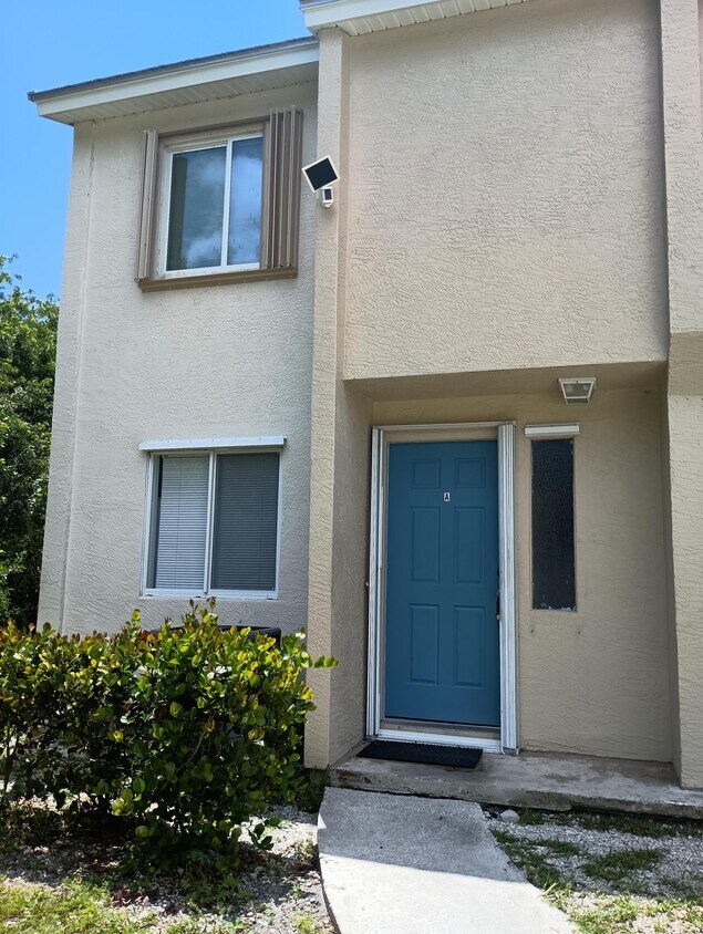 Primary Photo - 203 Southland Dr
