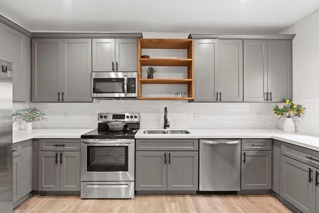 Building Photo - 1115 Augusta Dr