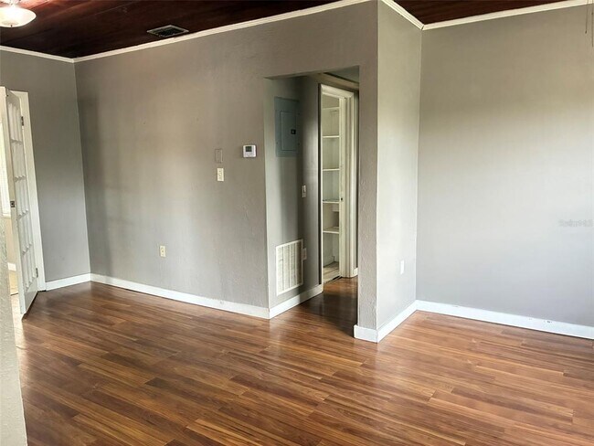 Foto del edificio - 1555 Michigan Ave