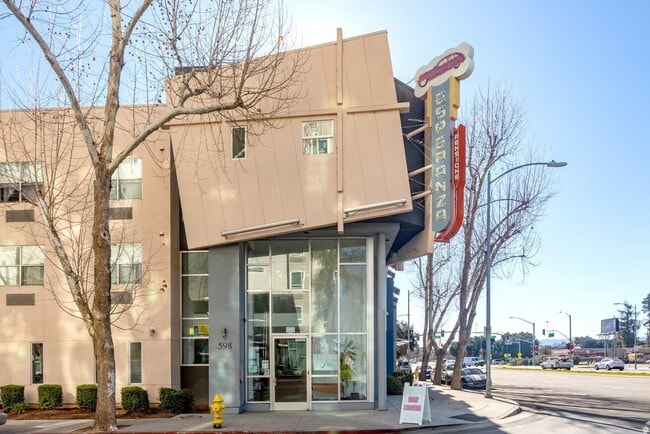 Building Photo - 598 Columbia Ave