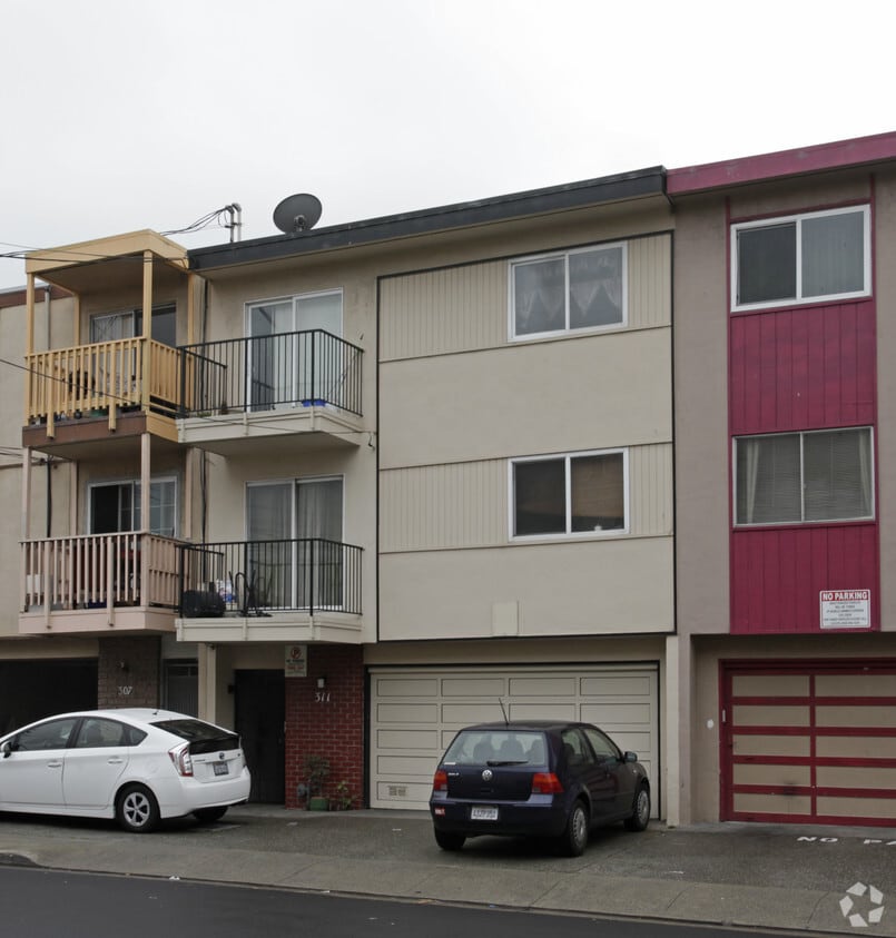311 88th St, Daly City, CA 94015 311 88th St Daly City, CA