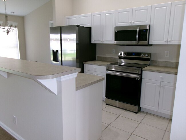 Foto del edificio - Convenient 3/2/2 to Pine Island and Del Prado