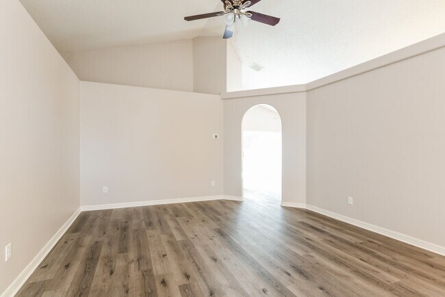 Building Photo - 2129 Fish Eagle St