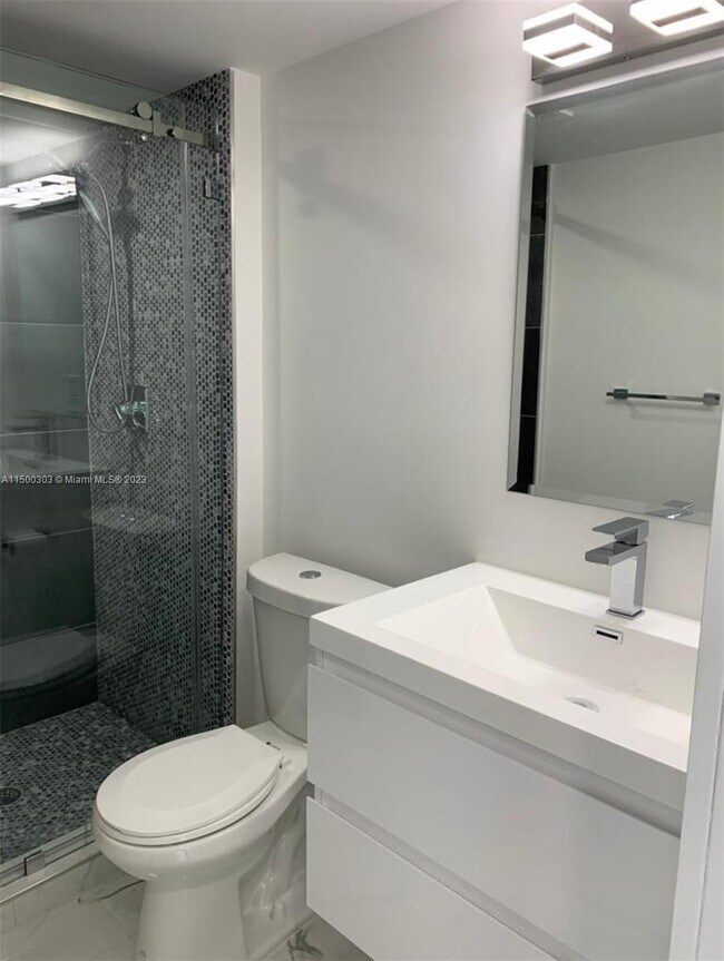 Foto del edificio - 3475 N Country Club Dr