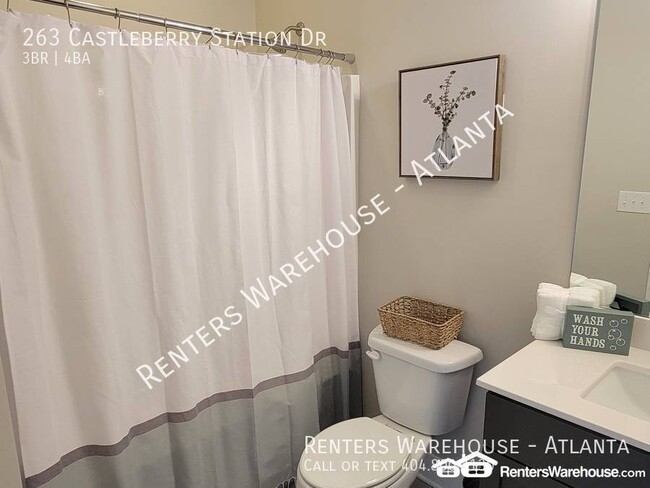 Building Photo - Like New! Beautiful 3 Story Townhome in Ca...