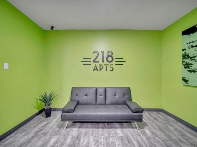 Foto del edificio - 218 E Central Ave