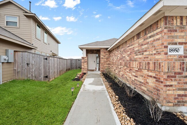 Building Photo - 18950 Panzini Dr