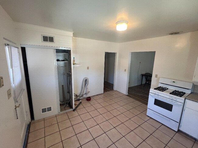 Foto del edificio - 44820 Spearman Ave