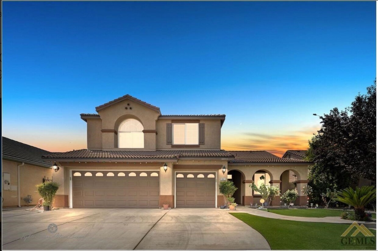 10911 Thunder Falls Ave, Bakersfield, CA 93312 House Rental in