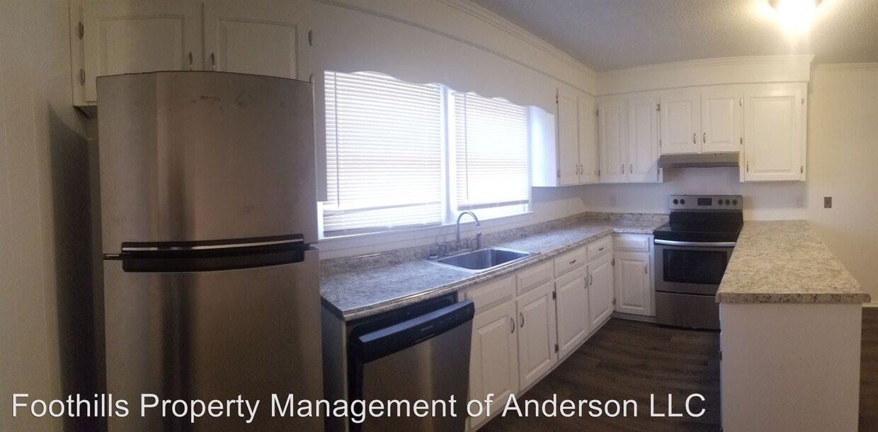 Primary Photo - 130 Tanglewood Dr