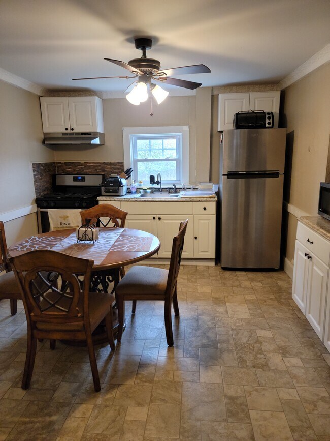 Kitchen - 131 Madison Ave