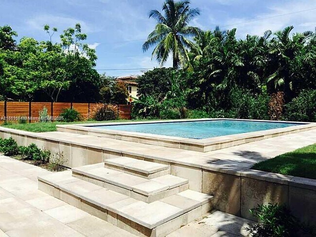 Foto del edificio - 5891 SW 83rd St