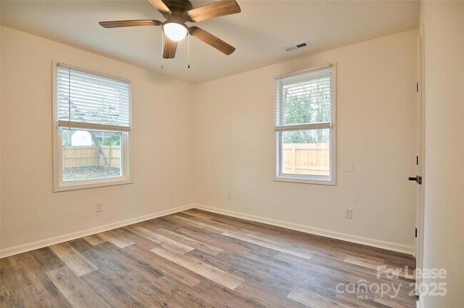 Foto del edificio - 313 Heyward St