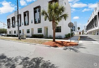 Building Photo - 1330 W Gray St